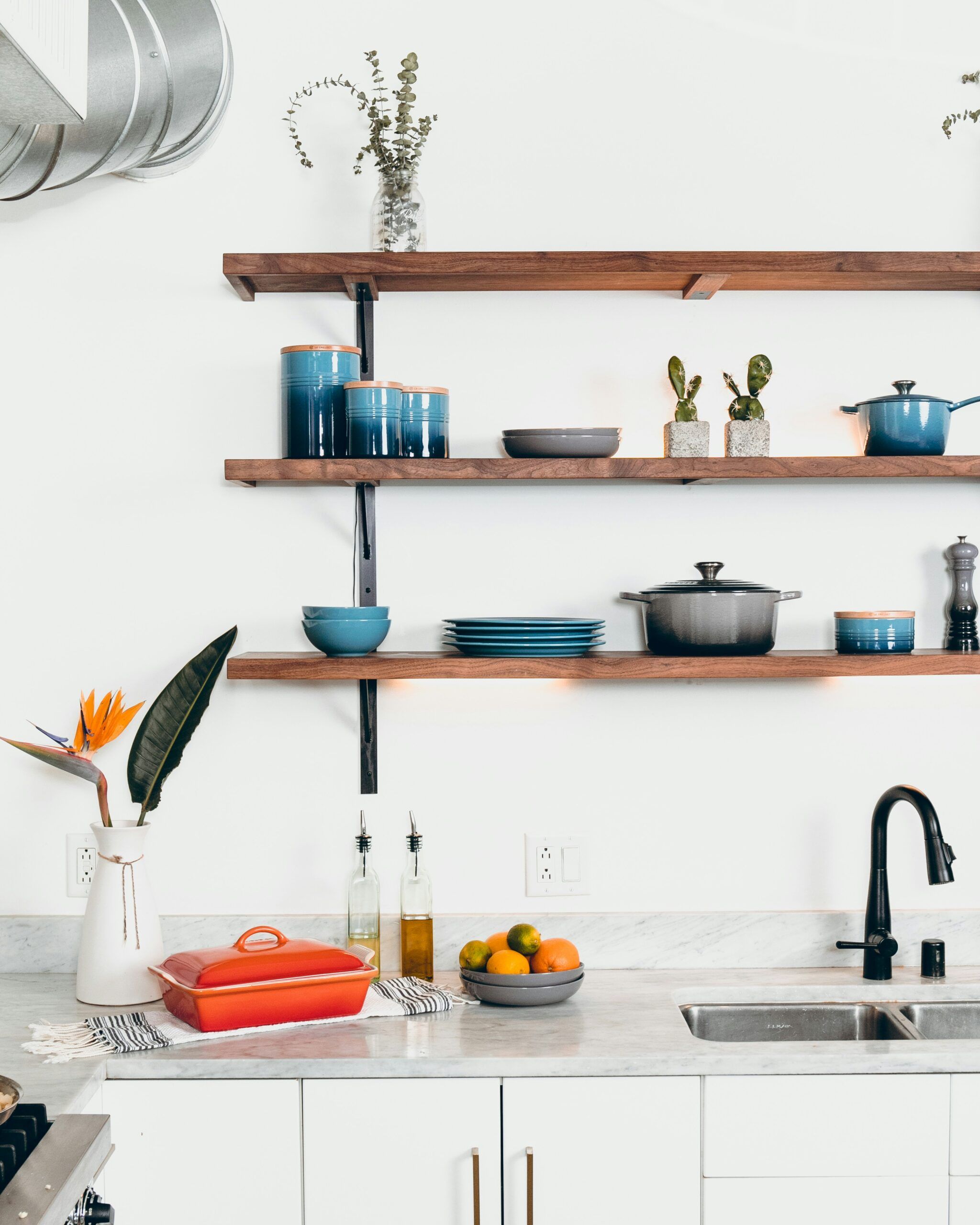 Scrubbing kitchen sink